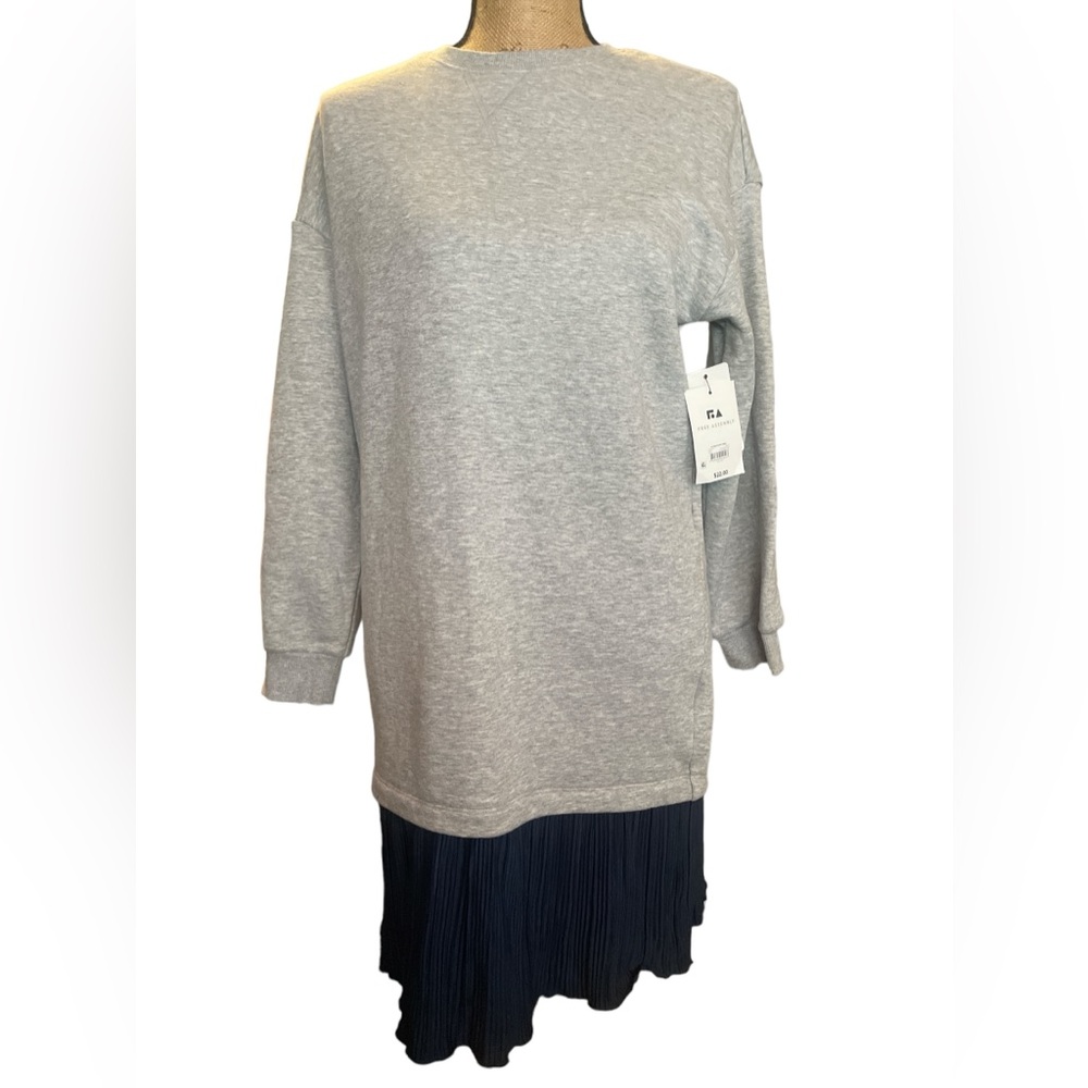Free assembly sweatshirt dress